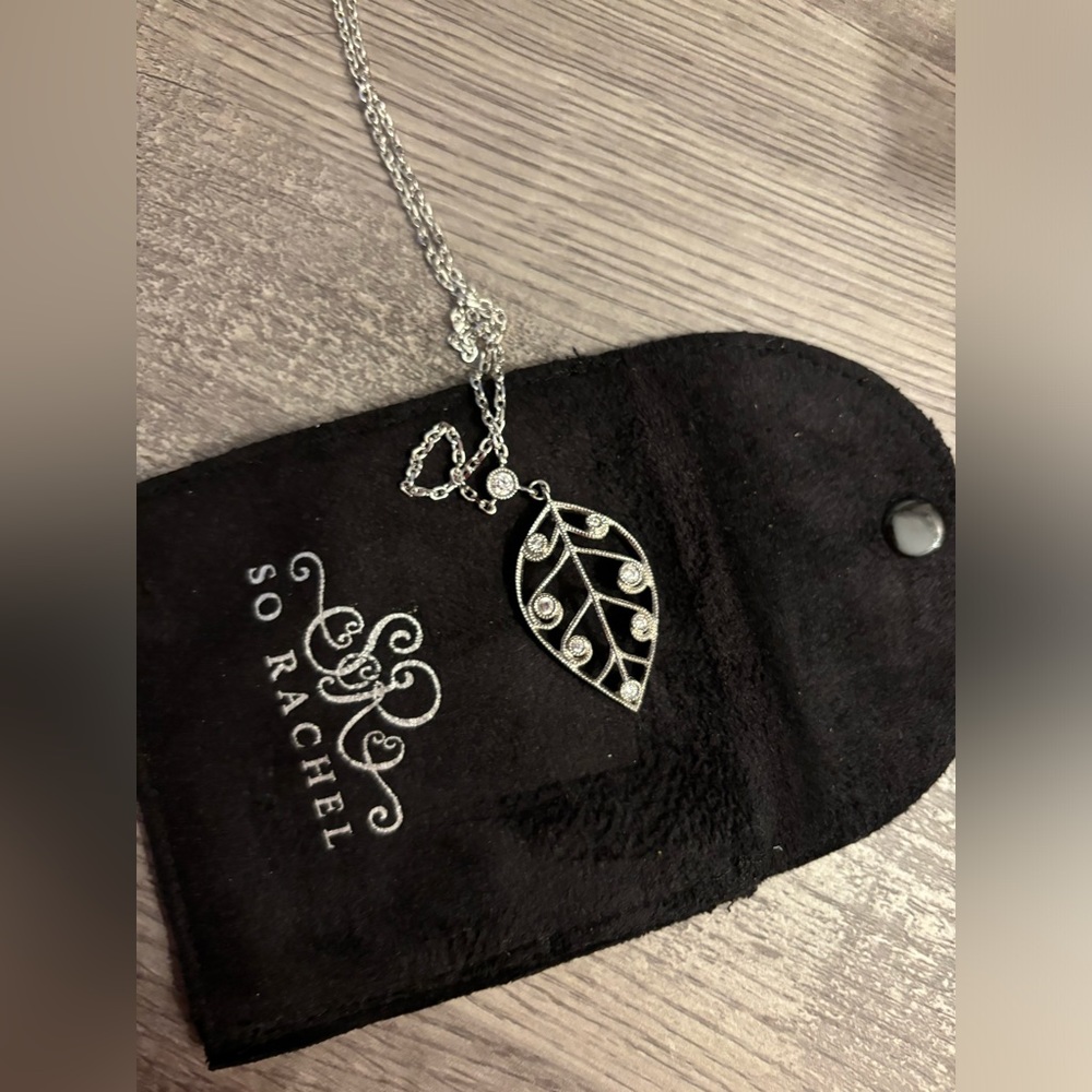 Women’s silver necklace